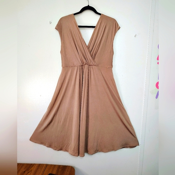 Tiffany Rose Maternity Francesca Dress Elegant Blush French Jersey, size12-14,L. - Picture 3 of 17